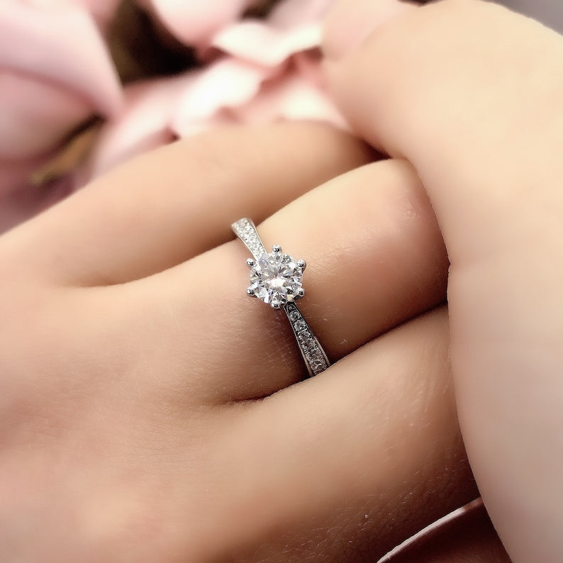 Sparkle of Elegance – Adjustable Ring
